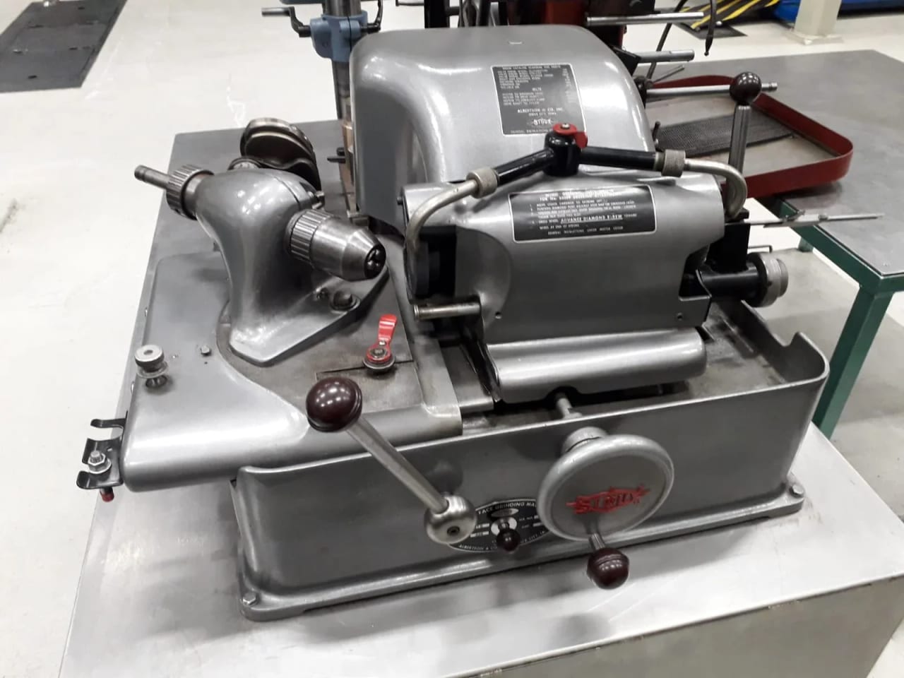 Kleppenslijpmachine (Valve Grinder)