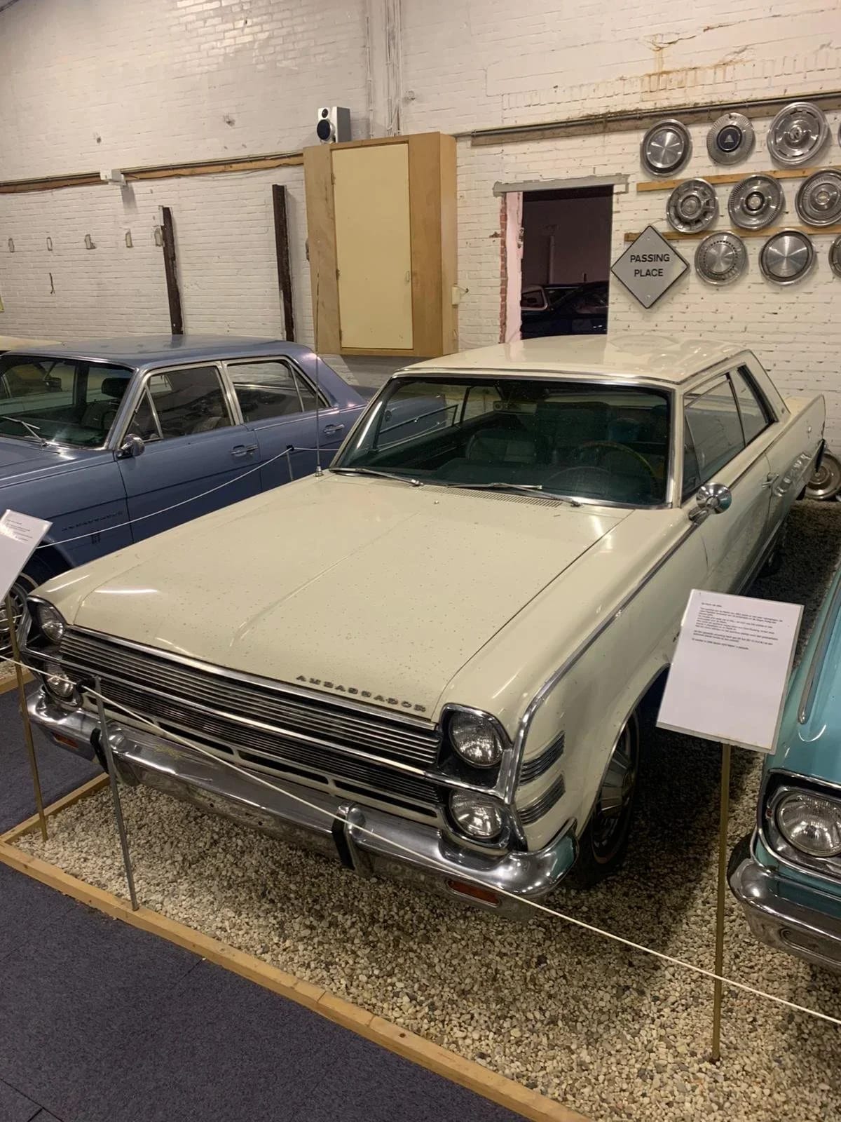 AMC Ambassador 1966 Wit